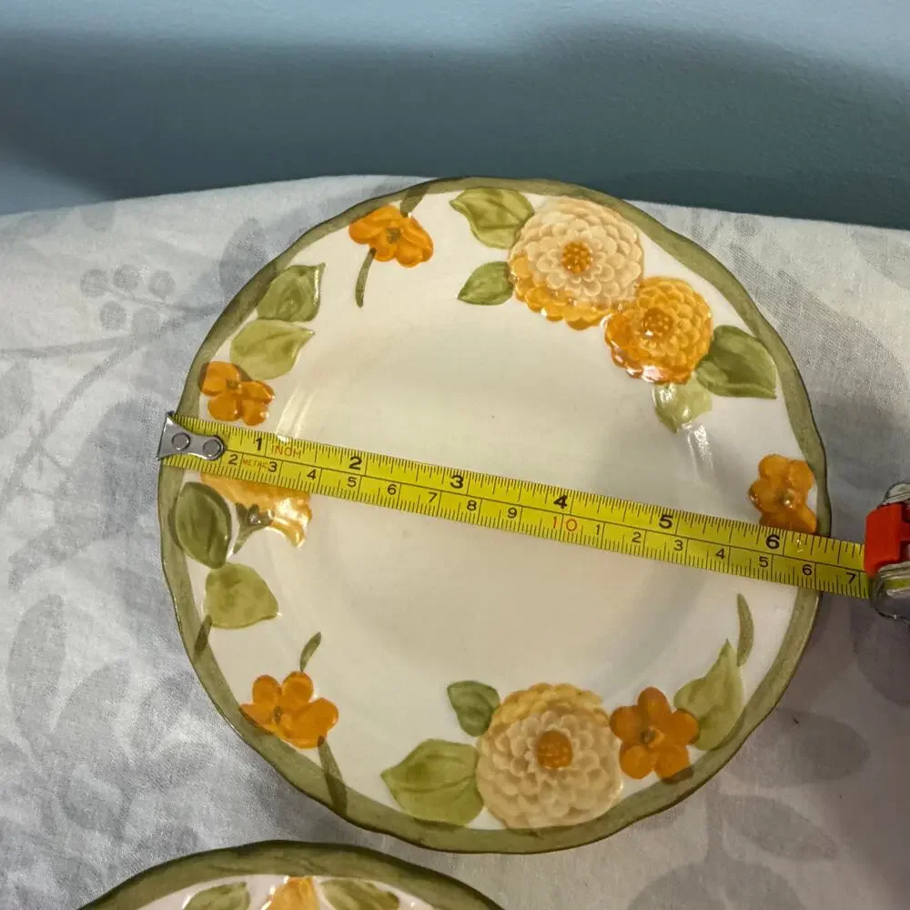 Metlox Poppytrail Sculptured Zinnia 4 Bowls 2 Bread Butter Plates